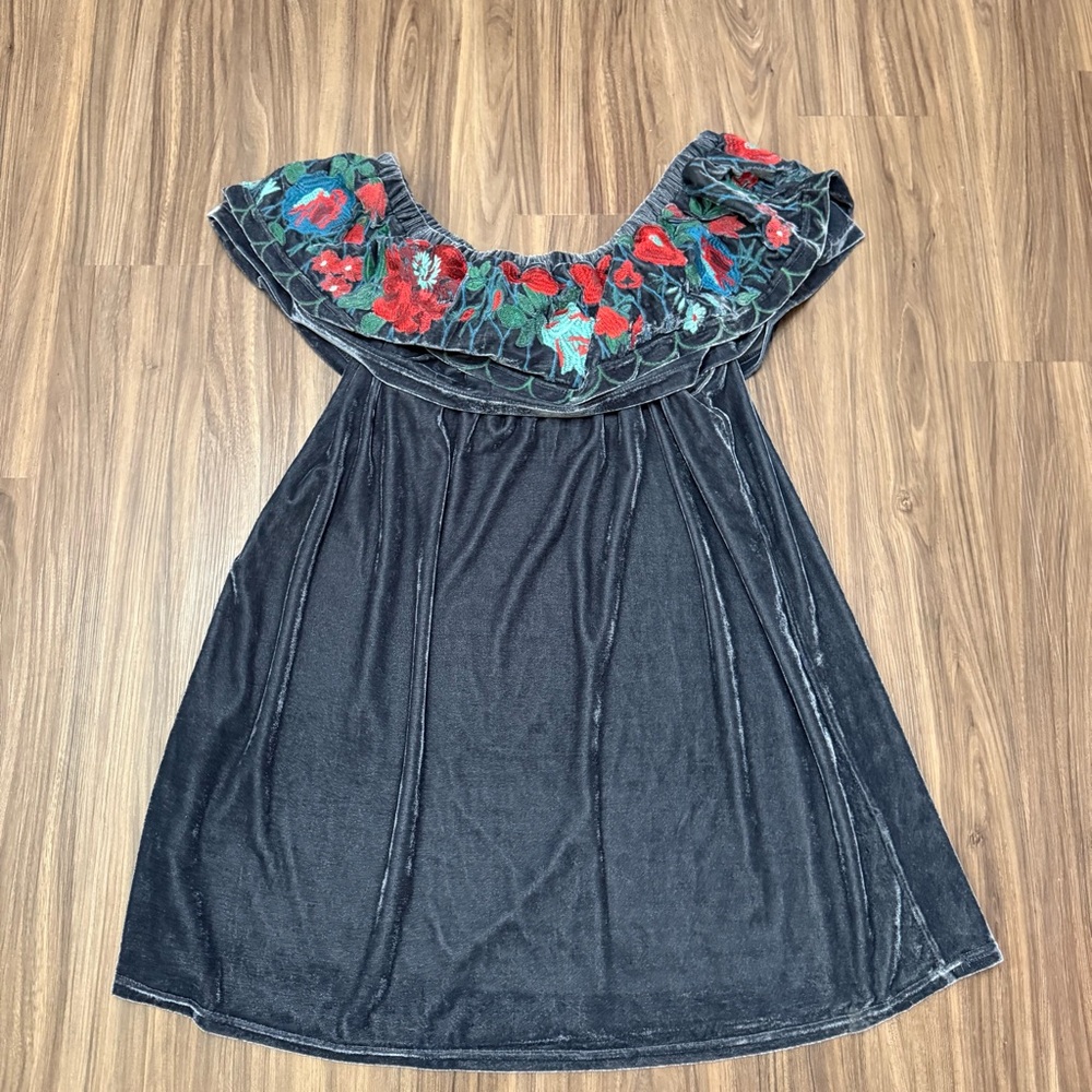 Umgee USA women sz XL Off Shoulder Velvet Dress Embroidered Detail - Picture 3 of 10